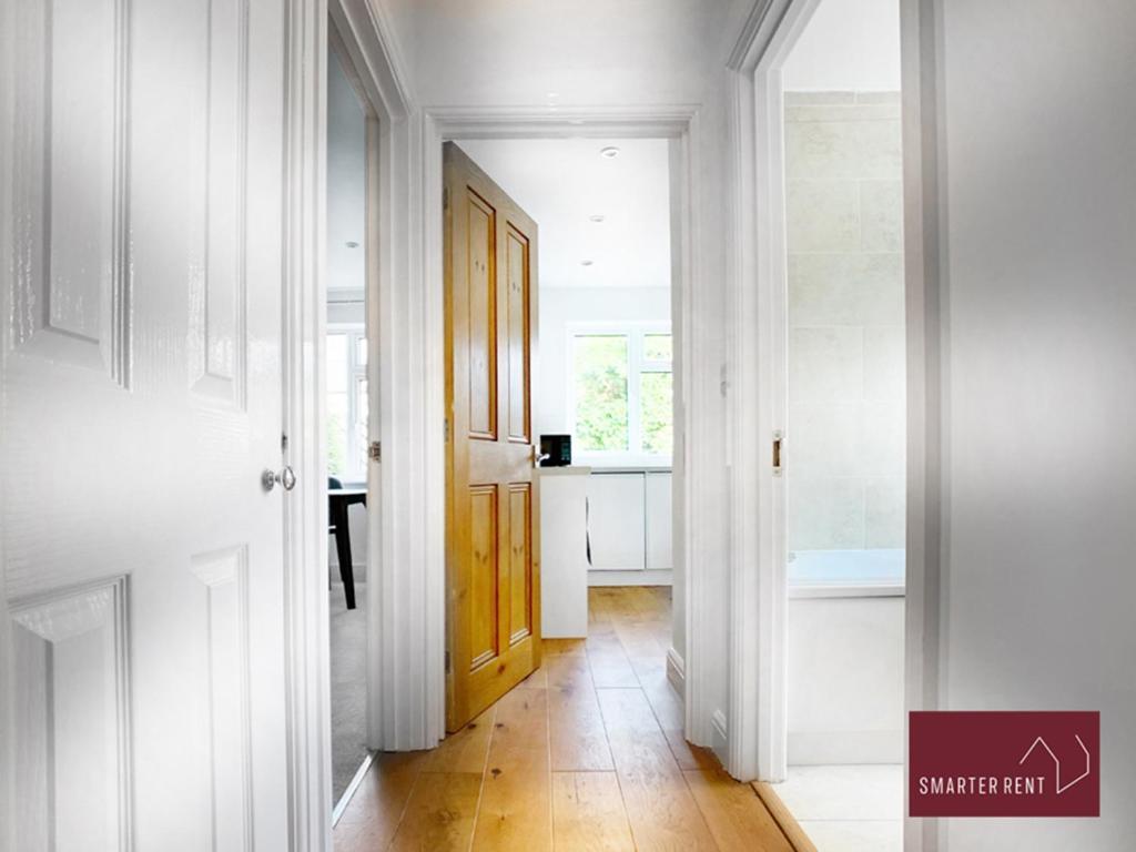 Sunninghill Village - 2 Bed - Parking And Garden Ascot  Eksteriør bilde
