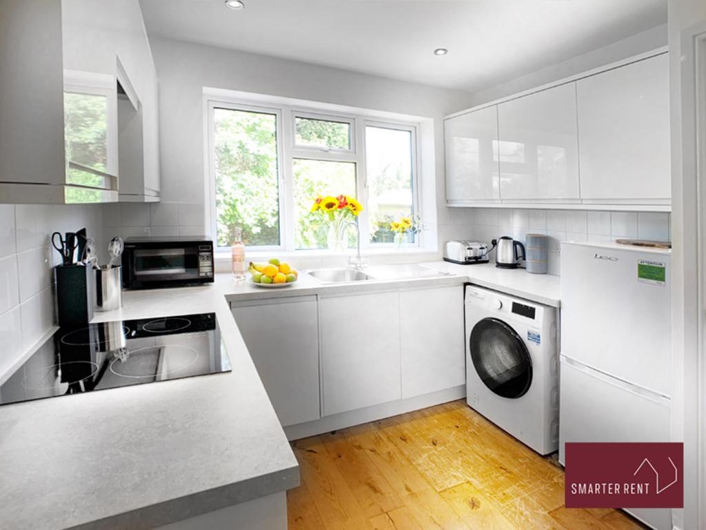 Sunninghill Village - 2 Bed - Parking And Garden Ascot  Eksteriør bilde